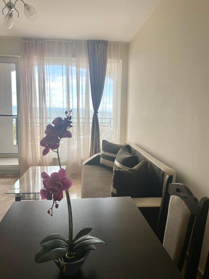 Golden Sea View New