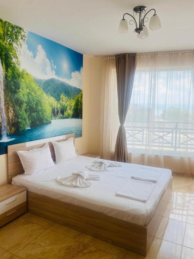 Golden Sea View New